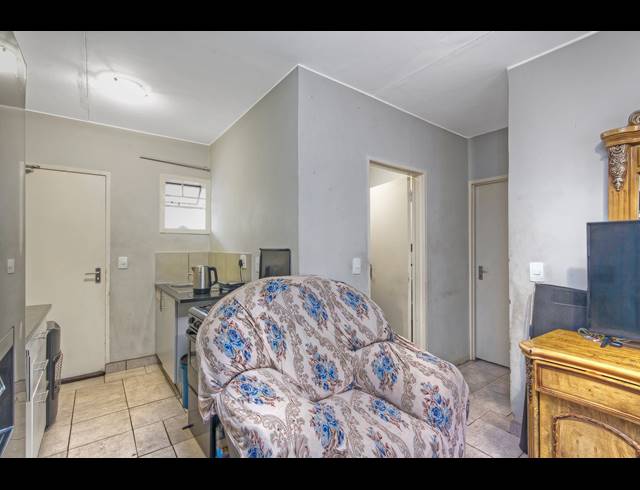 2 BEDROOM APARTMENT FOR SALE IN SOUTH HILLS